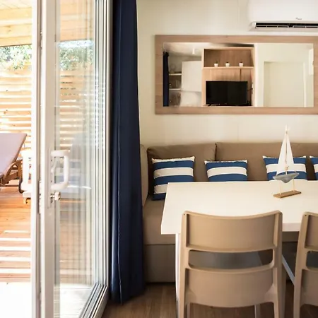 Mobile Homes Dolphin Holiday home Biograd Na Moru