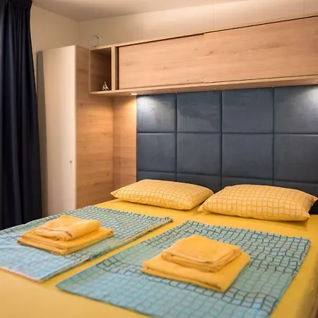 Mobile Homes Dolphin Holiday home Biograd Na Moru